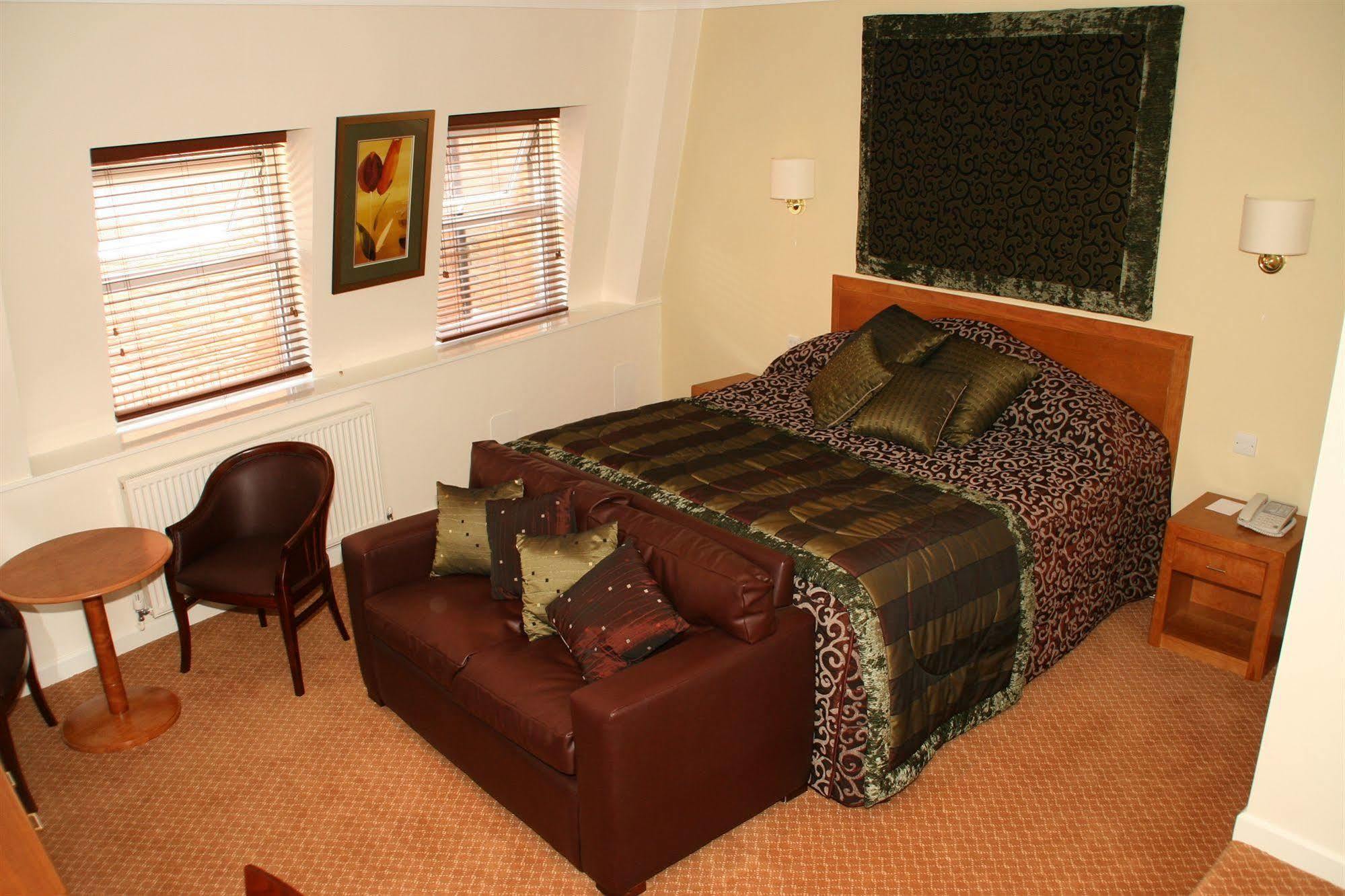 Red Lion 3*